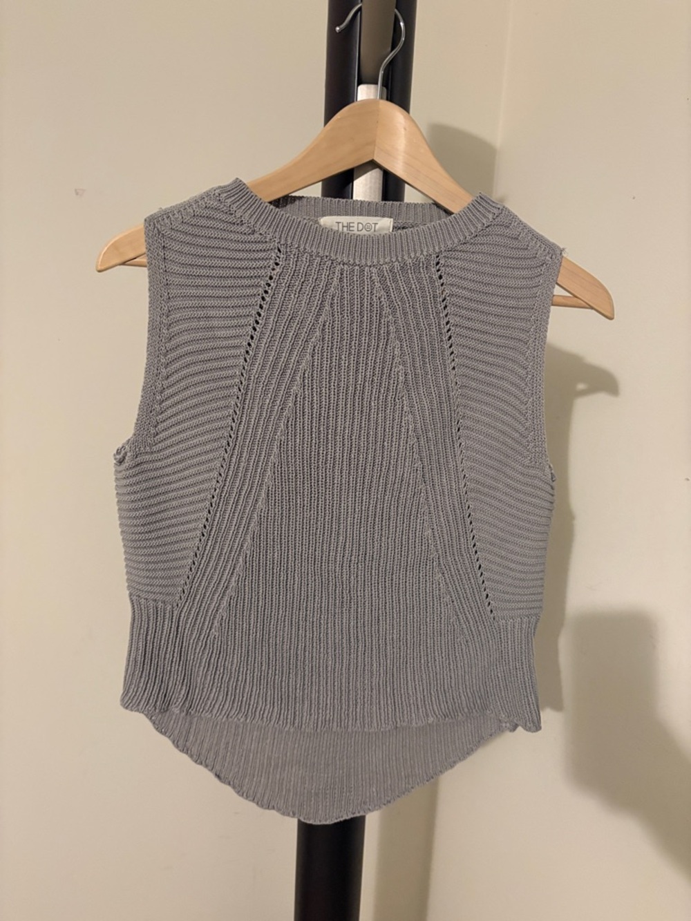Sleeveless Knit Tank Top in Light Gray